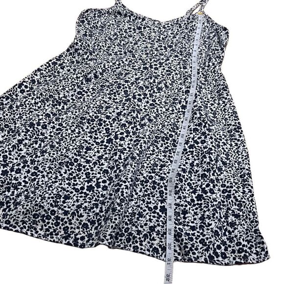 Gap Summer dress white and blue floral size medium - Picture 16 of 16
